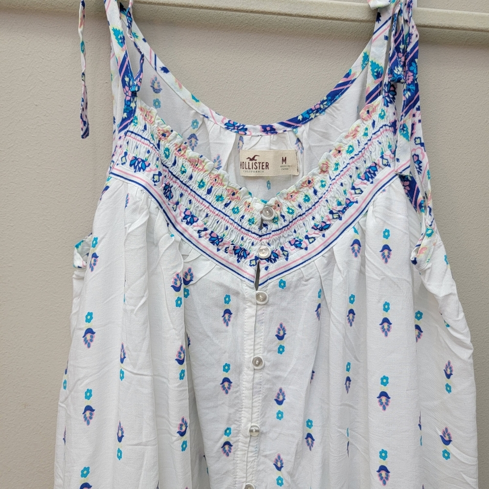 HOLLISTER TANK TOP SIZE MEDIUM